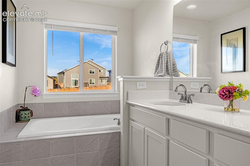 Image 25 of 49: Bathroom