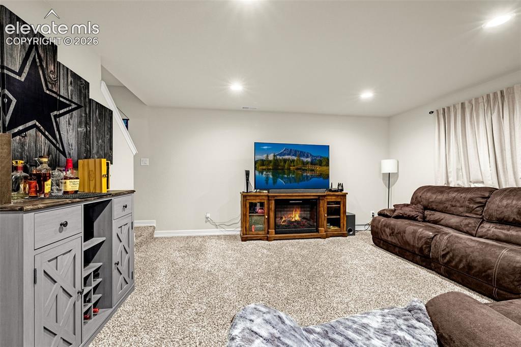 Image 36 of 49: Family Room