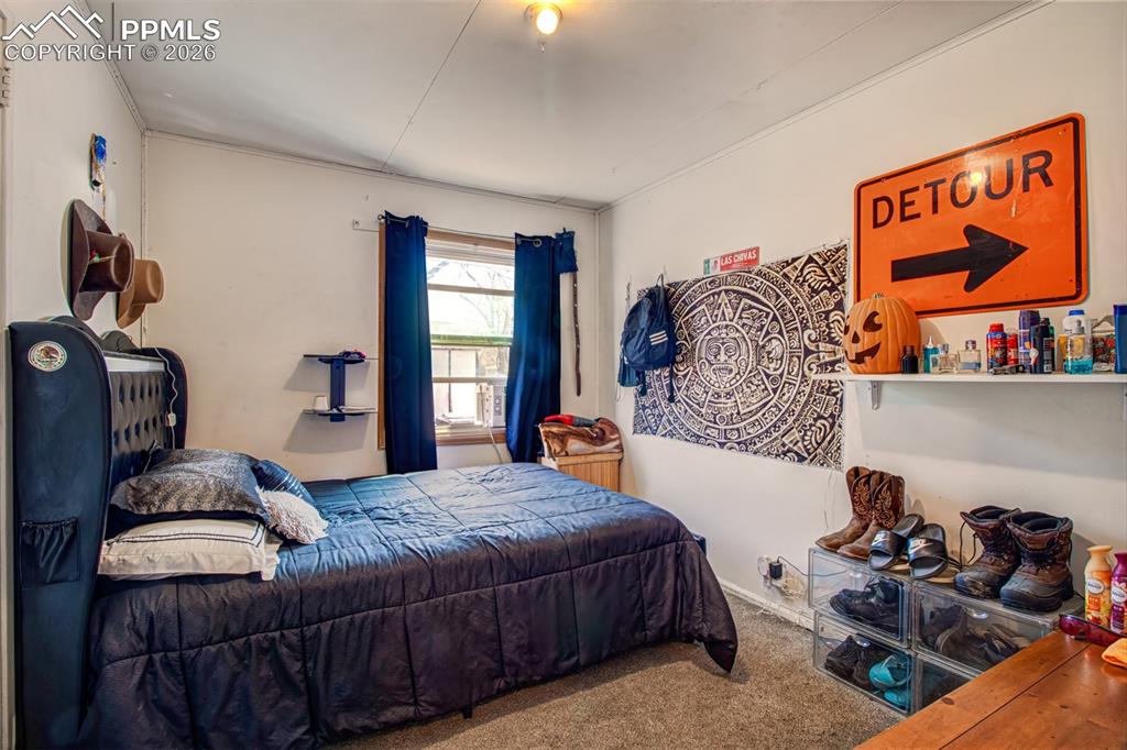 Image 10 of 21: Bedroom