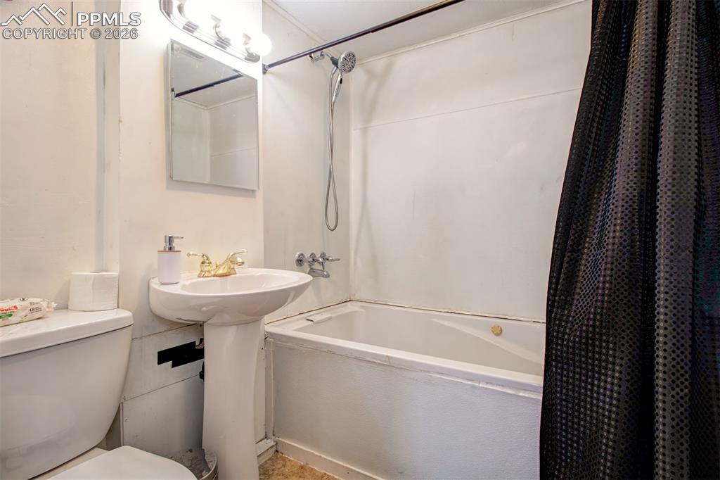 Image 15 of 21: Bathroom in apartment