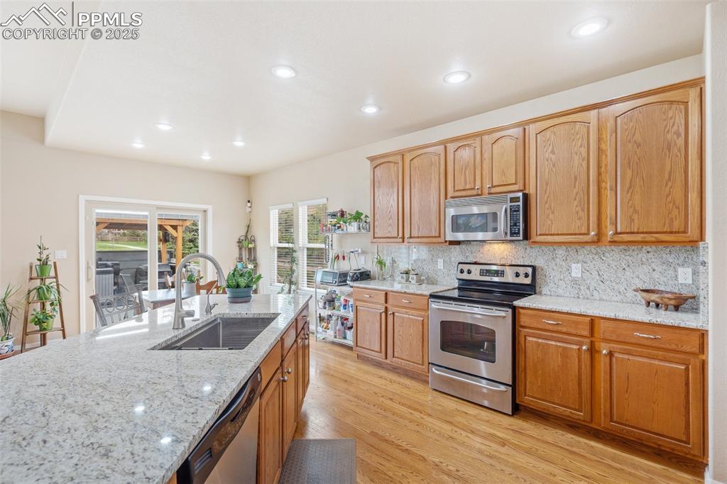 Image 13 of 45: Kitchen