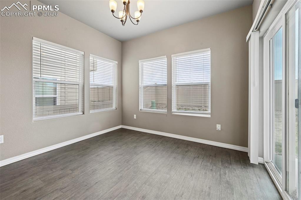 Image 13 of 36: Dining Room