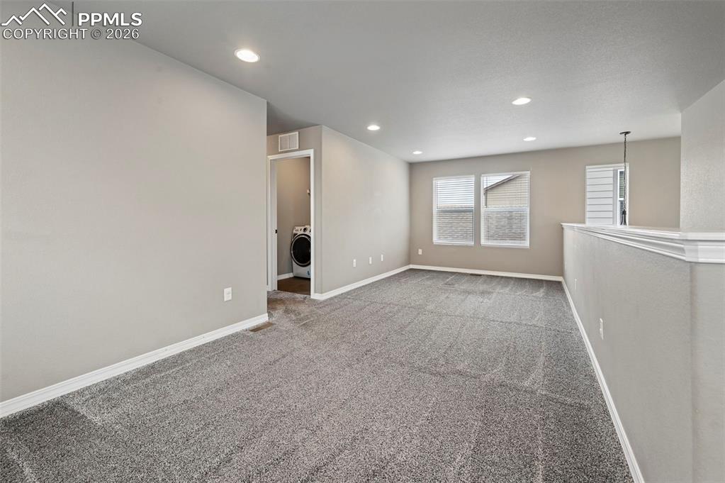 Image 17 of 36: Loft