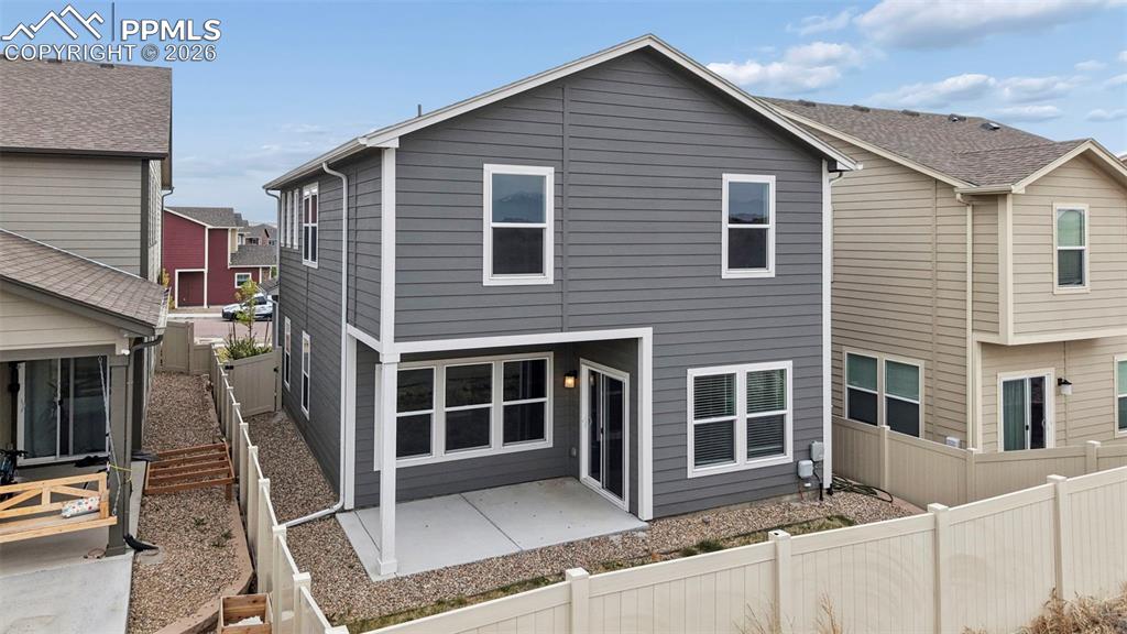 Image 32 of 36: Back of Structure