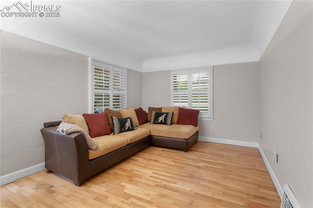 Image 3 of 17: Living Room