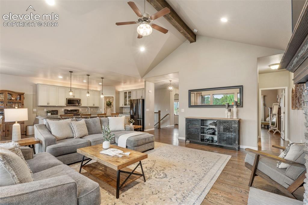 Image 9 of 50: Living Room