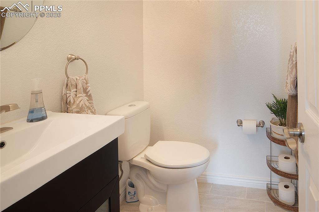 Image 22 of 48: Bathroom