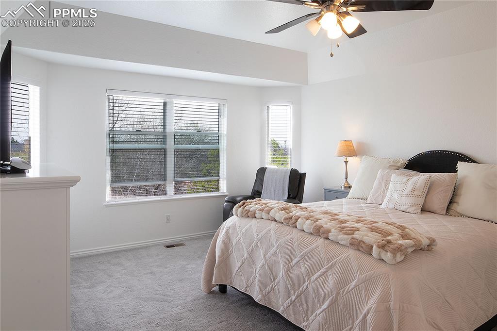 Image 27 of 48: Bedroom