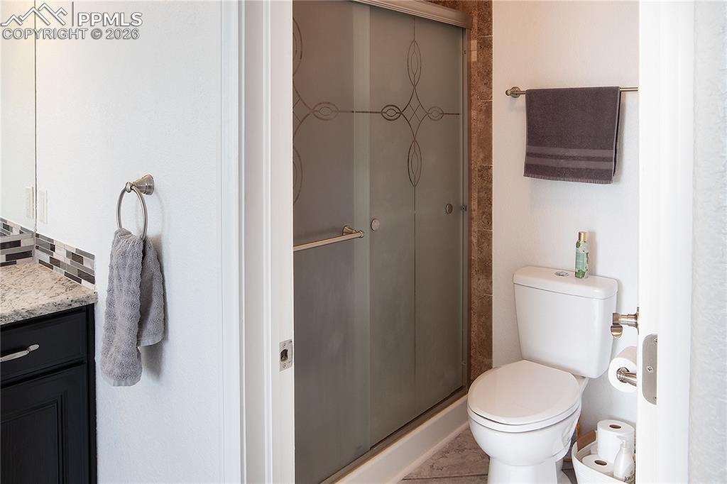 Image 30 of 48: Bathroom