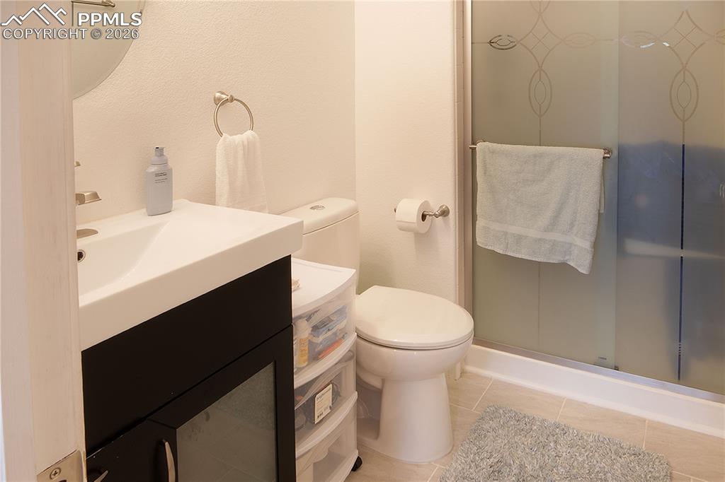 Image 31 of 48: Bathroom