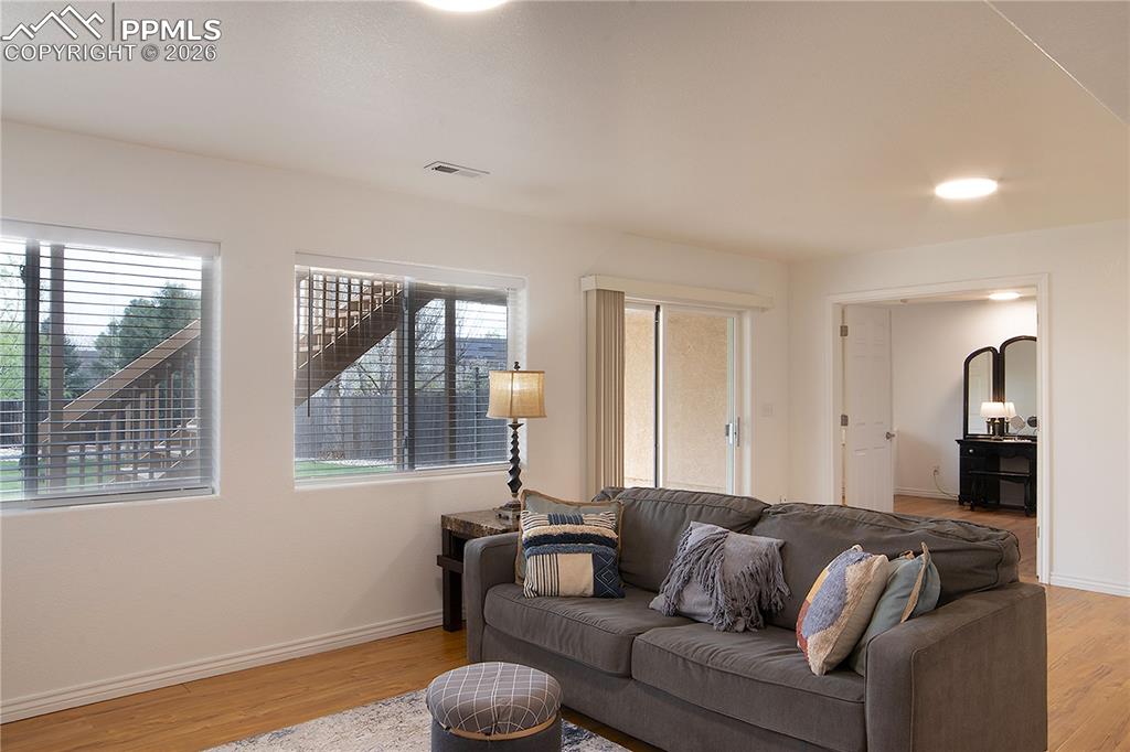 Image 34 of 48: Living Room