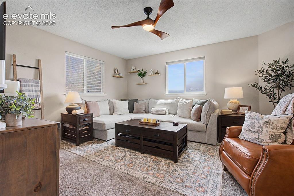 Image 19 of 33: Living Room