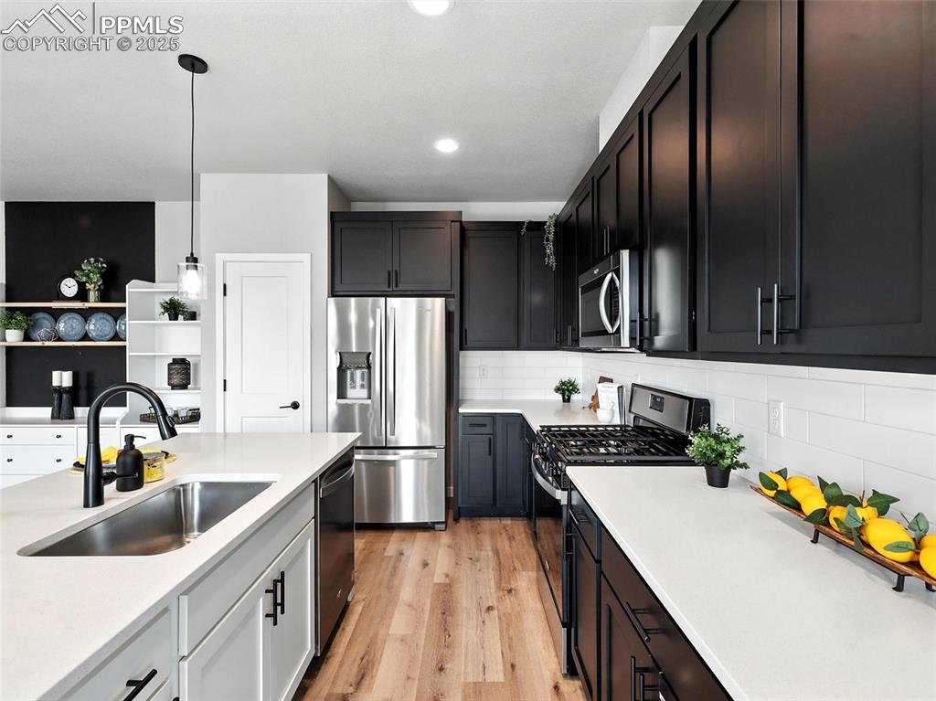 Image 7 of 44: Kitchen
