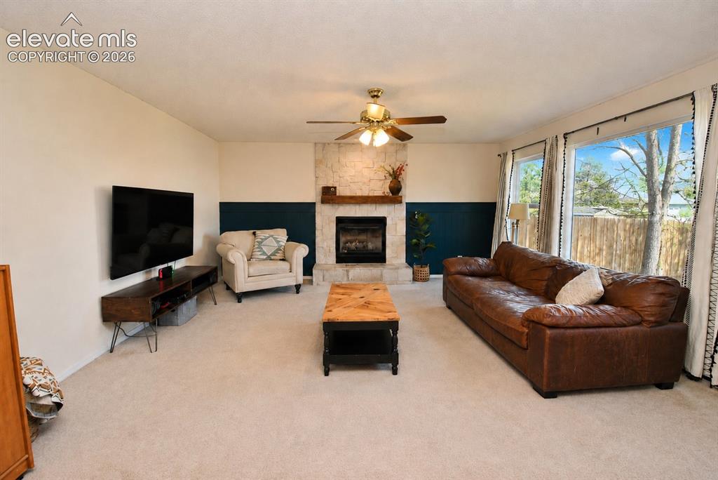 Image 10 of 29: Family Room