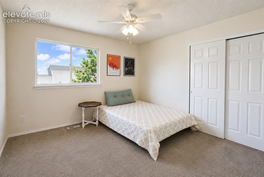 Image 18 of 29: Bedroom