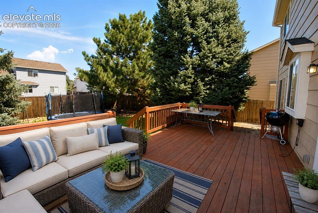 Image 22 of 29: Deck