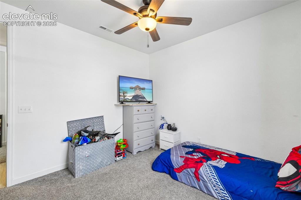 Image 19 of 40: Bedroom