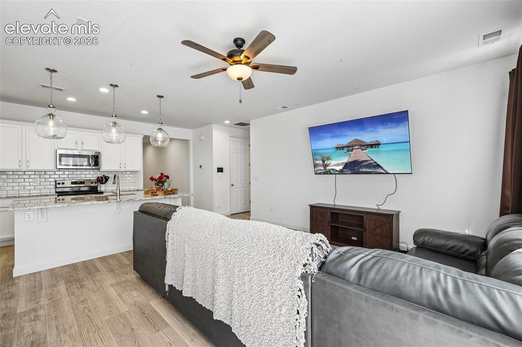 Image 7 of 40: Living Room