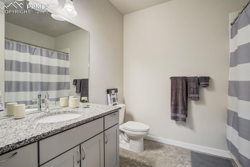 Image 31 of 39: Bathroom