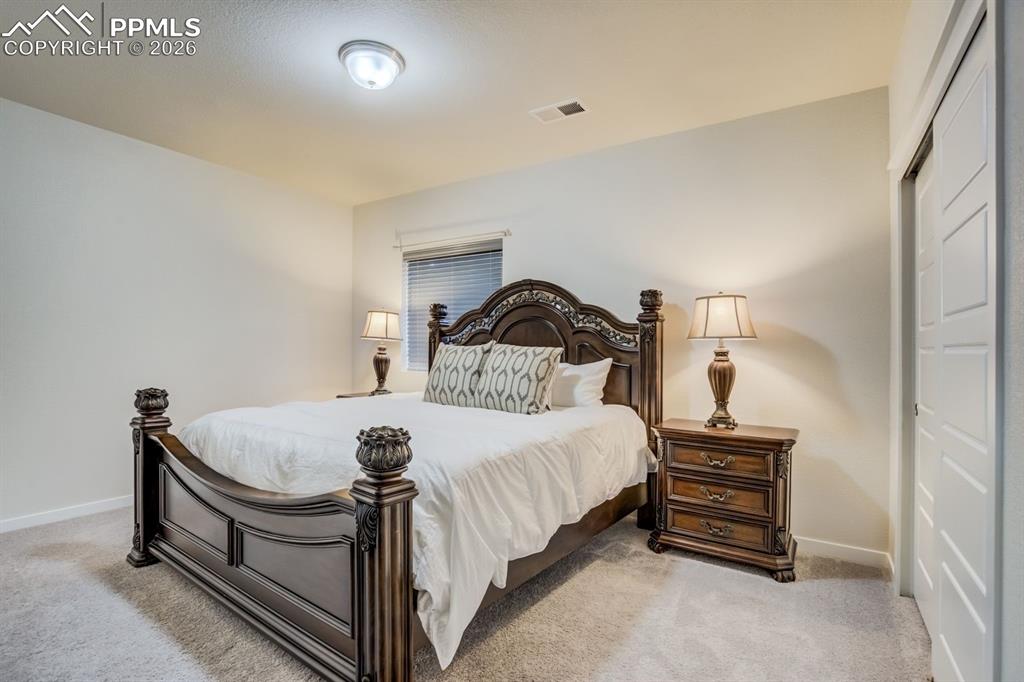 Image 39 of 39: Bedroom