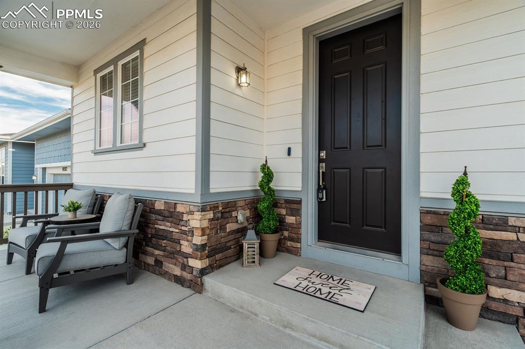 Image 4 of 39: Entry