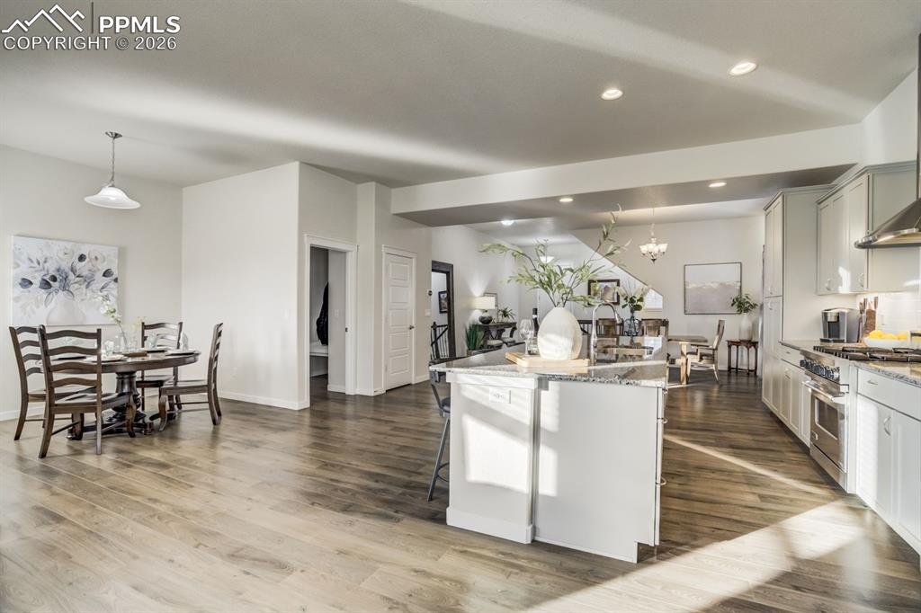 Image 8 of 39: Kitchen