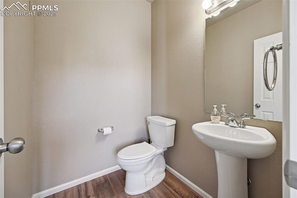 Image 11 of 36: Bathroom