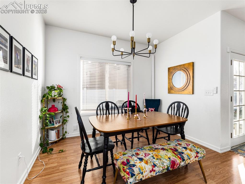 Image 24 of 28: Dining Area