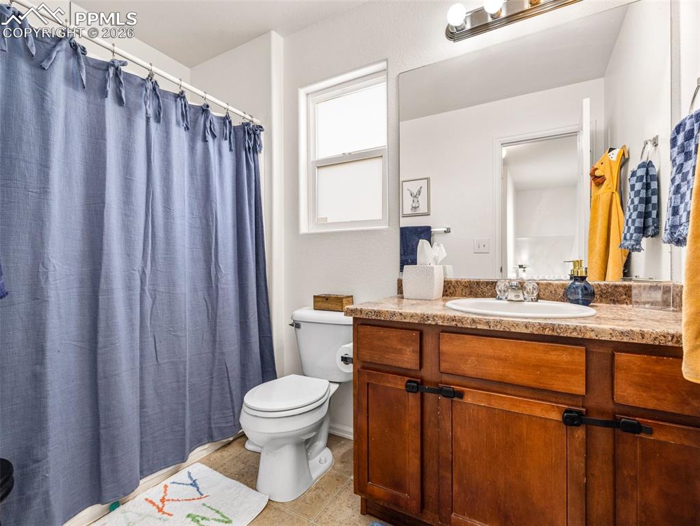 Image 5 of 28: Bathroom