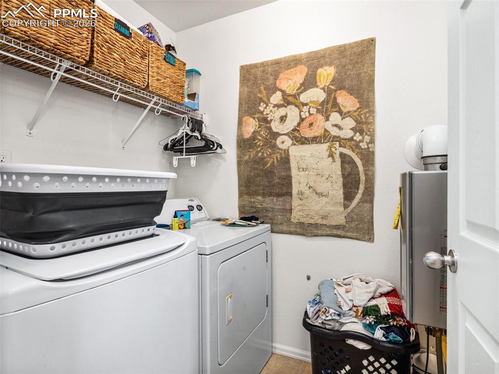 Image 6 of 28: Laundry