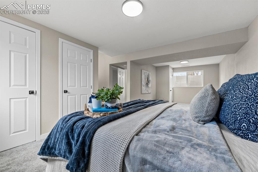 Image 11 of 27: Bedroom