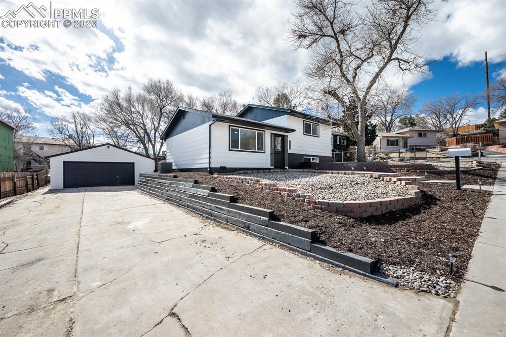 Image 25 of 27: Front of Structure