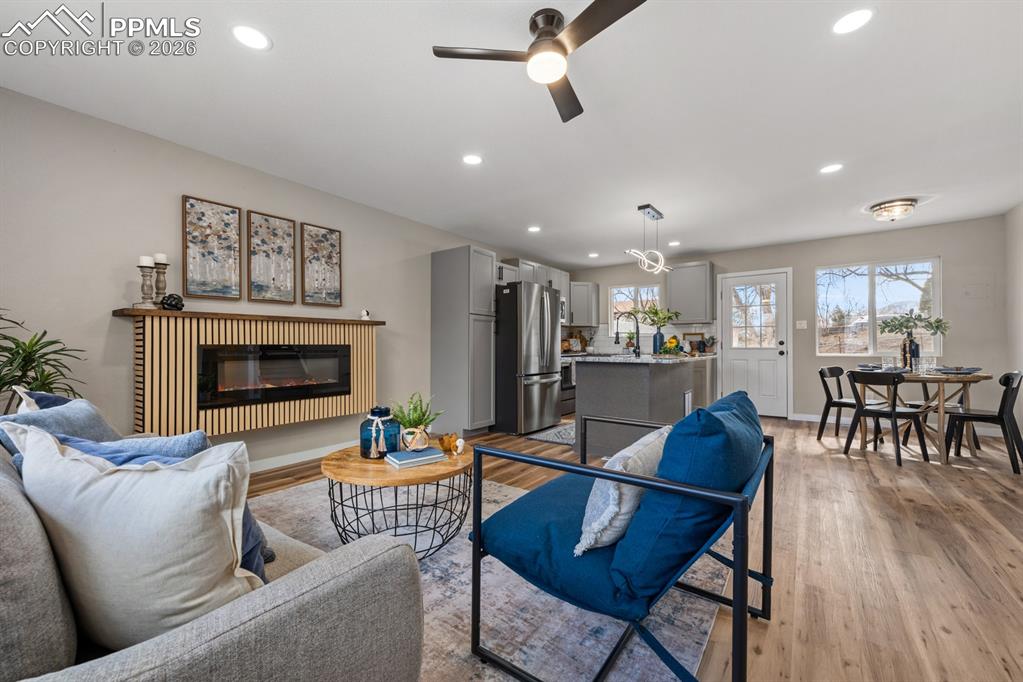 Image 3 of 27: Living Room