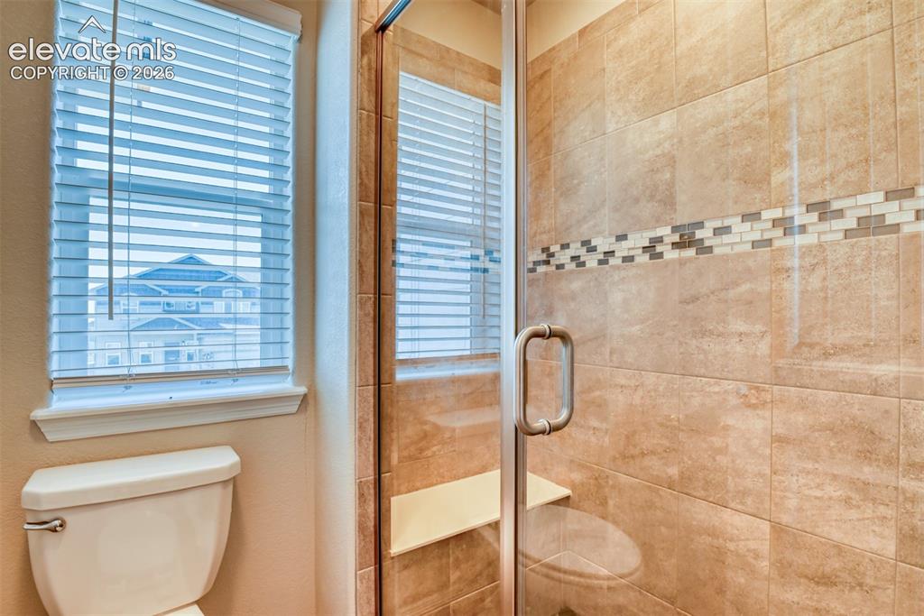 Image 29 of 41: Bathroom