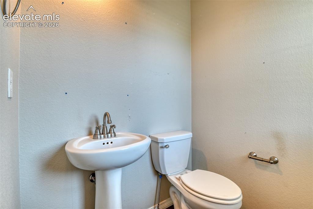 Image 9 of 41: Bathroom