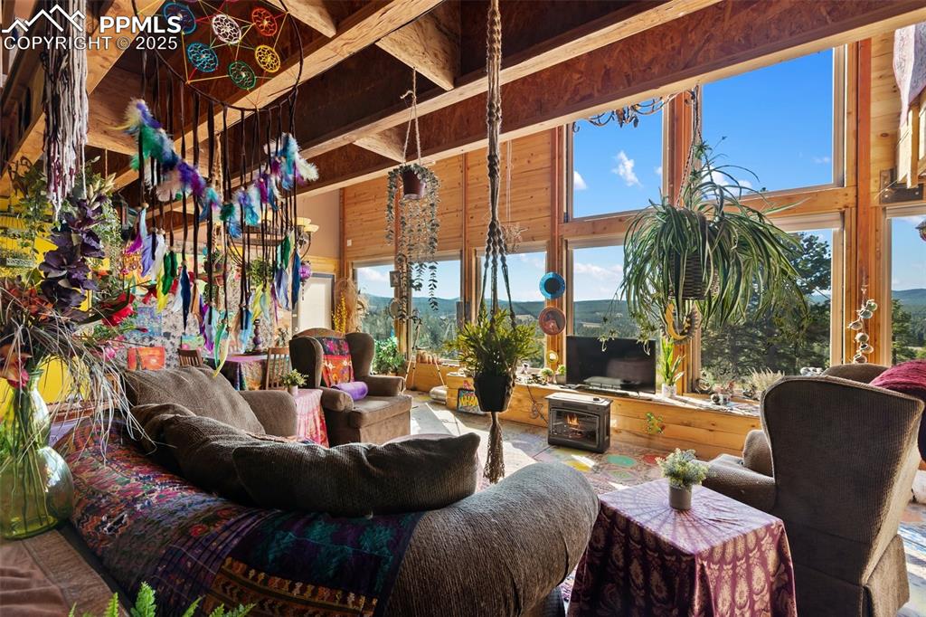 Image 10 of 50: Living Room