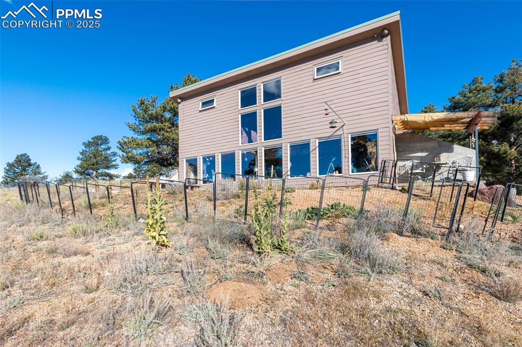 Image 28 of 50: Back of Structure