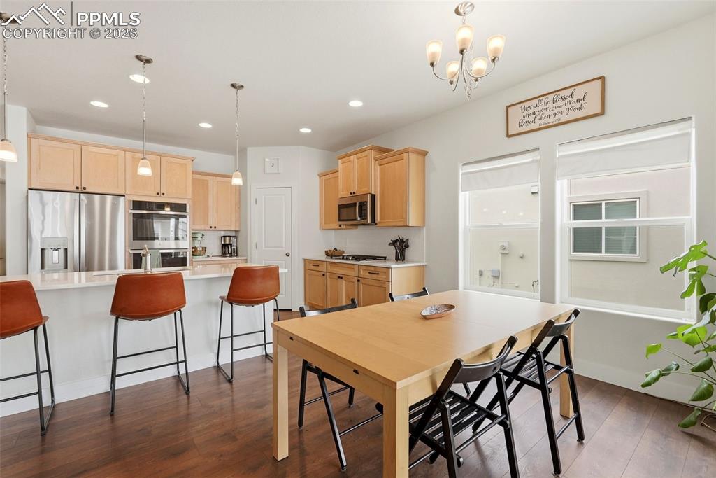 Image 11 of 43: Dining Area