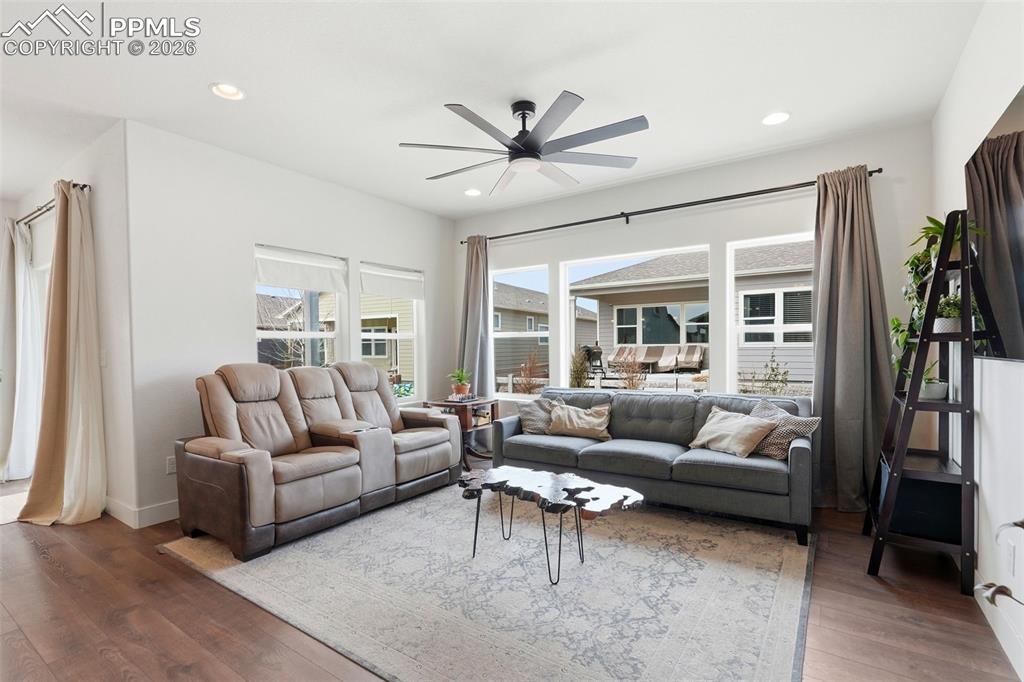 Image 14 of 43: Living Room