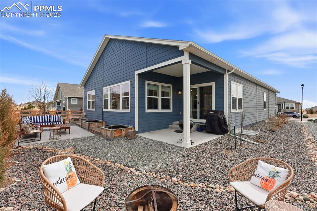 Image 38 of 43: Back of Structure