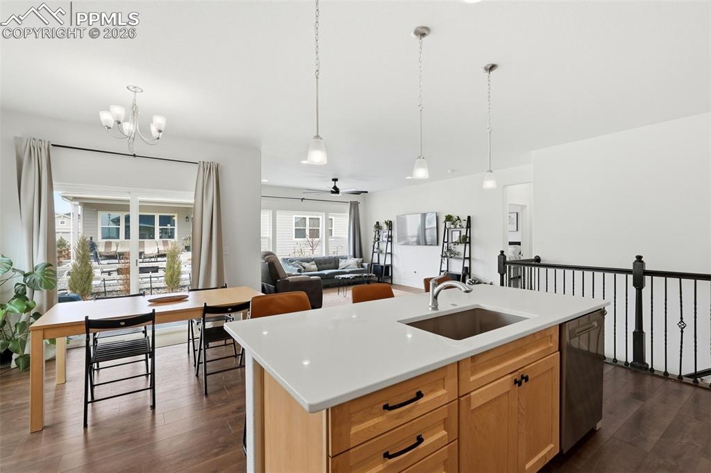 Image 4 of 43: Kitchen