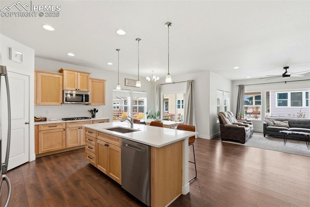 Image 5 of 43: Kitchen