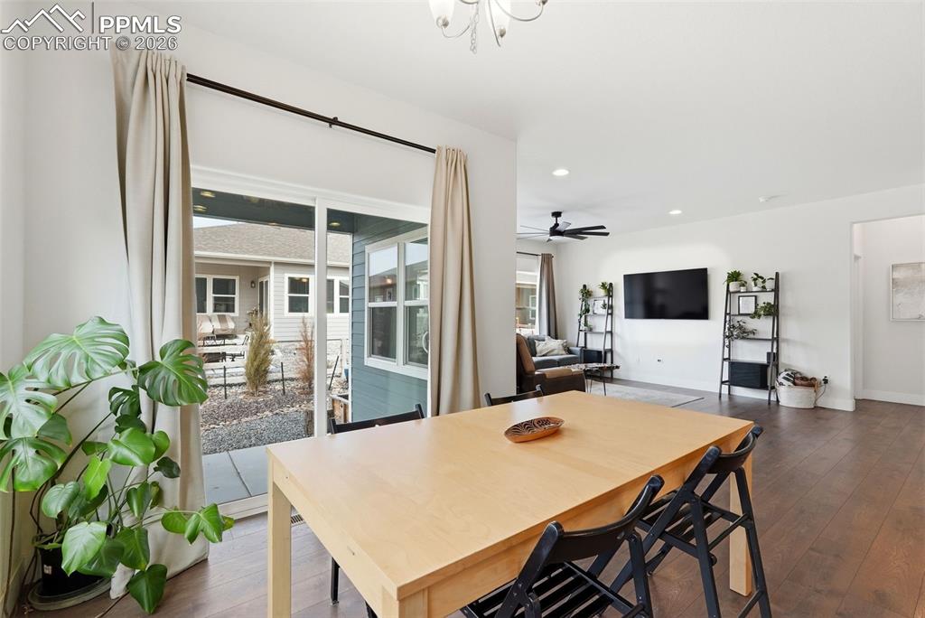 Image 9 of 43: Dining Area