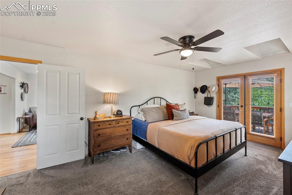 Image 19 of 48: Bedroom