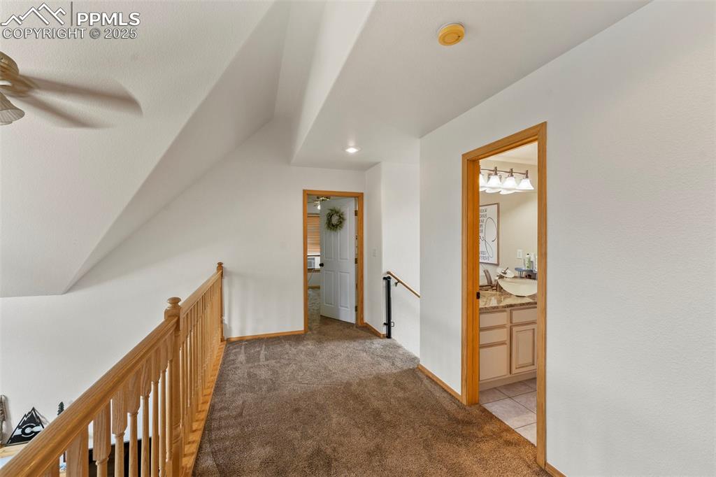 Image 25 of 48: Loft