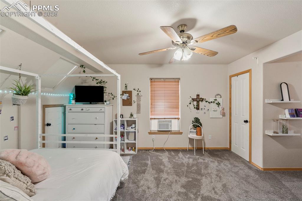 Image 27 of 48: Bedroom