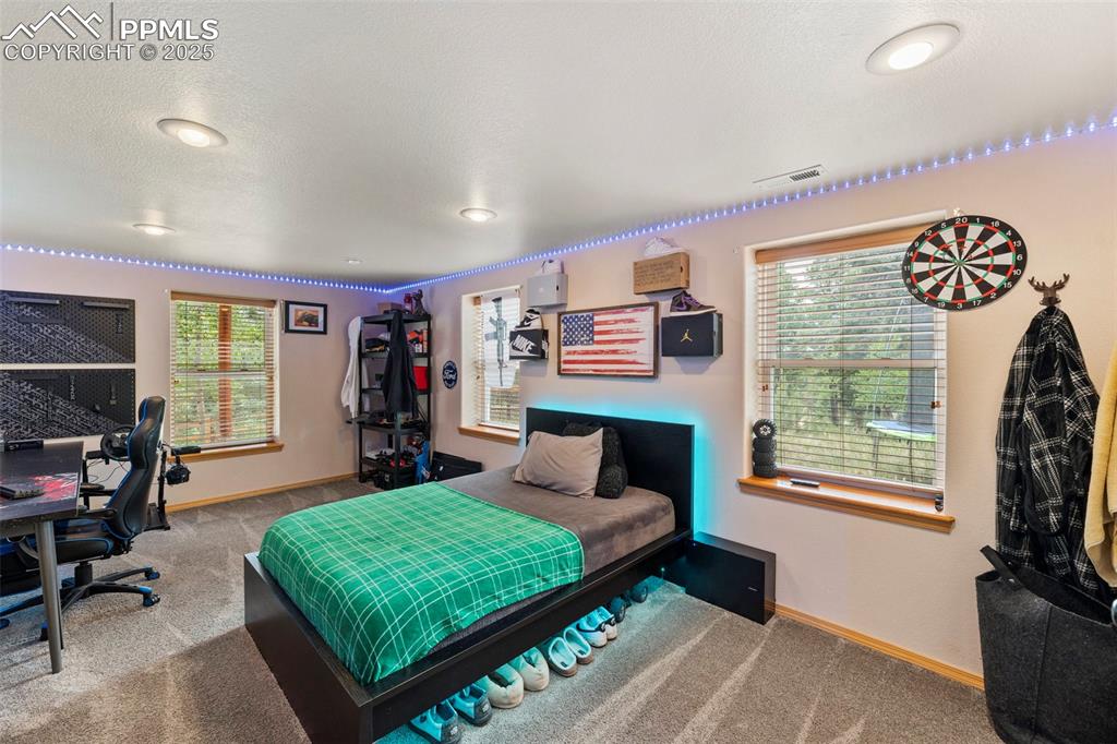 Image 39 of 48: Bedroom