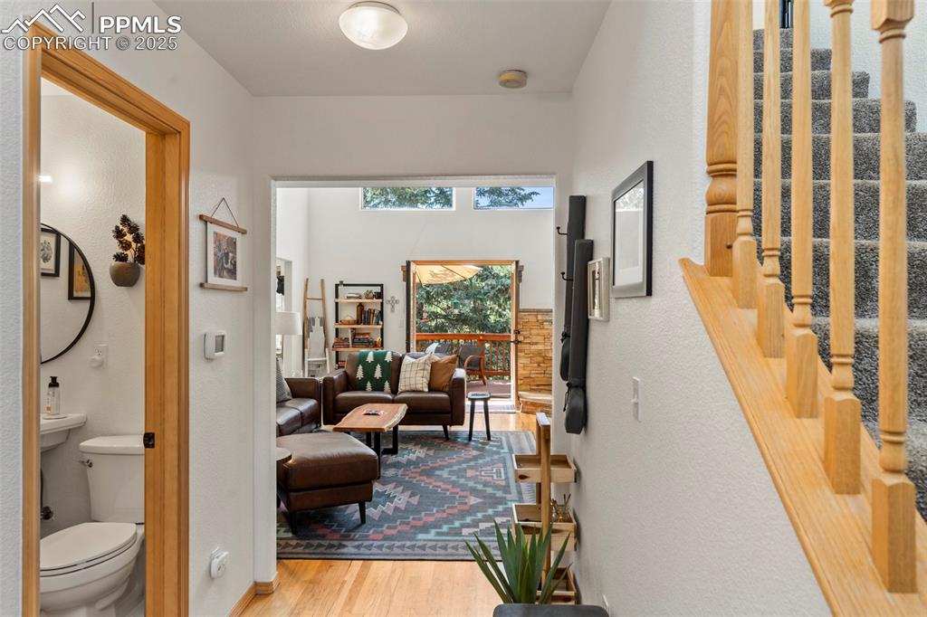 Image 4 of 48: Entry