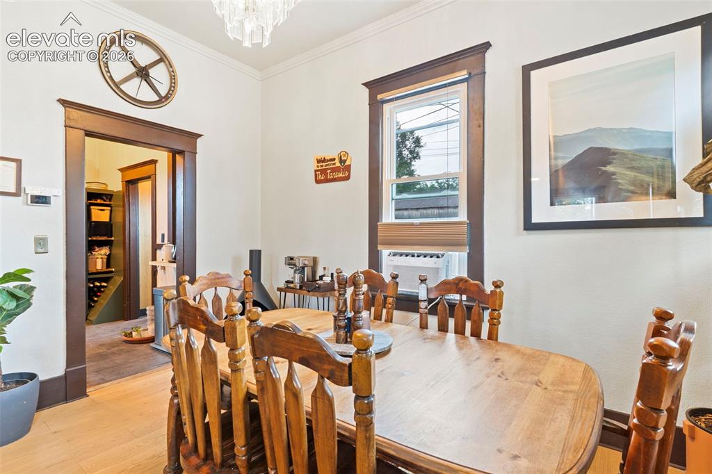 Image 5 of 20: Dining Area