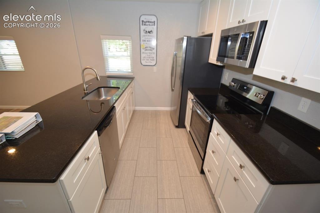 Image 9 of 48: Kitchen